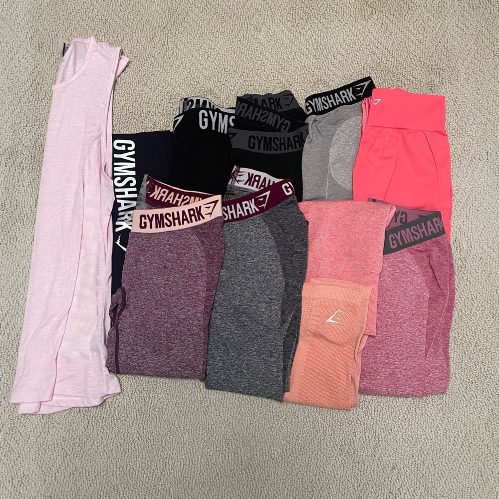 Lot of gym shark leggings + tank